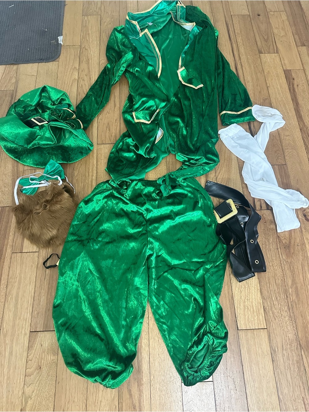 Green Leprechaun Costume for men Halloween size small medium